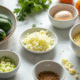 Plan de la cuisine avec ingrédients pour cake zucchini et fromage de chèvre
