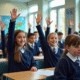 Groupe d'élèves divers en classe moderne britannique